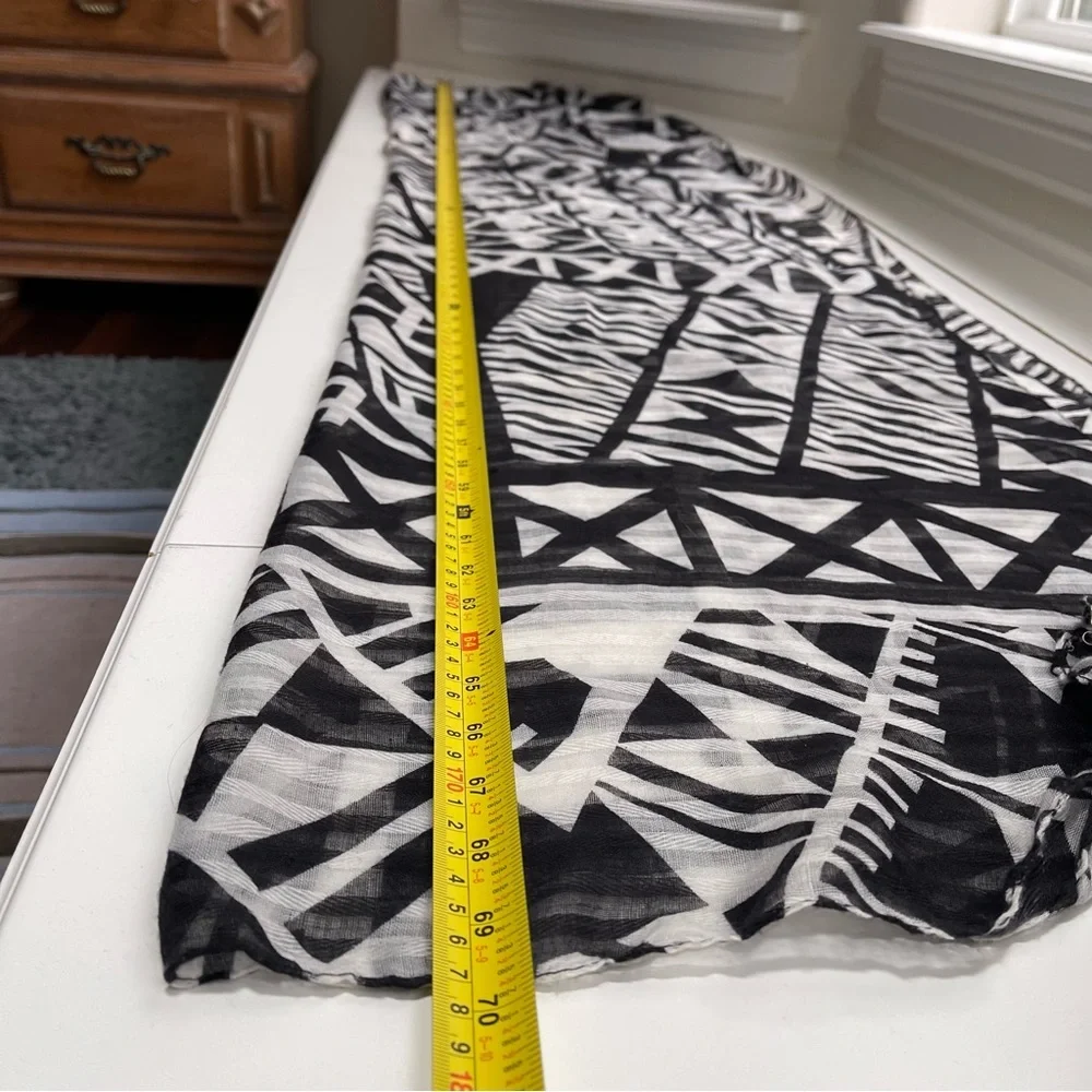 Black and White Abstract Print Semi-Sheer Scarf Shawl Wrap Coverup Sarong Hijab